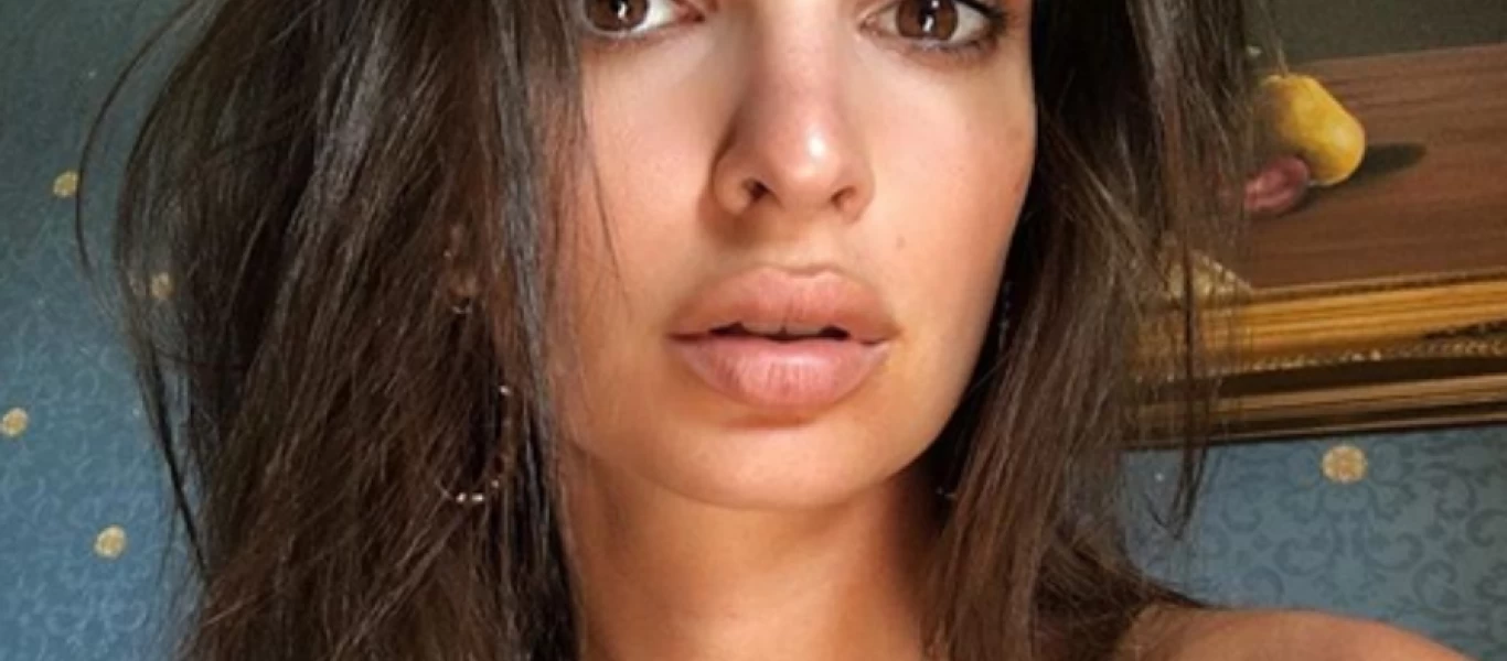 «Φωτιά και λαύρα» η Έμιλι Ρατακόφσκι - Πήγε με τα εσώρουχα της στο σούπερ μάρκετ... (φώτο)